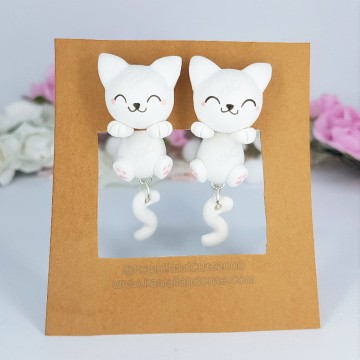 Gato Blanco Cuelga Orejas