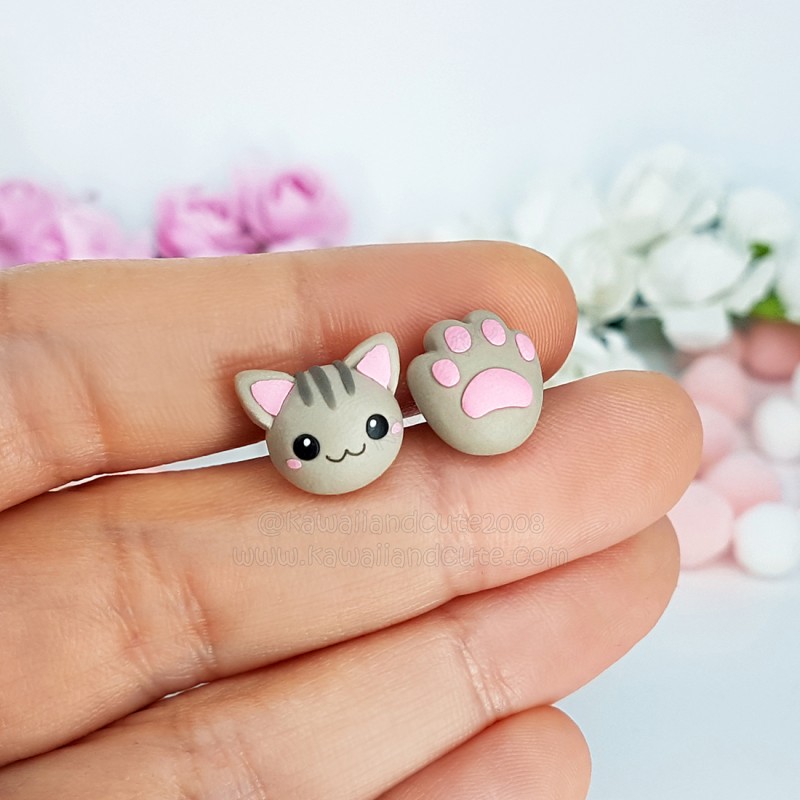 Cat Pawprint grey earring 03